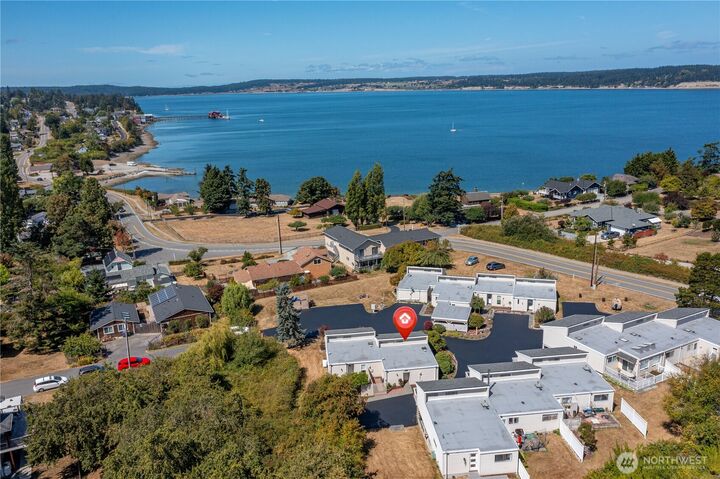 Property Photo:  904 NE Lindsay Street 201  WA 98239 