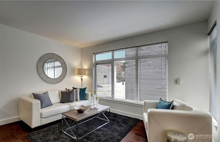 Property Photo:  1610  Belmont Avenue 415  WA 98122 