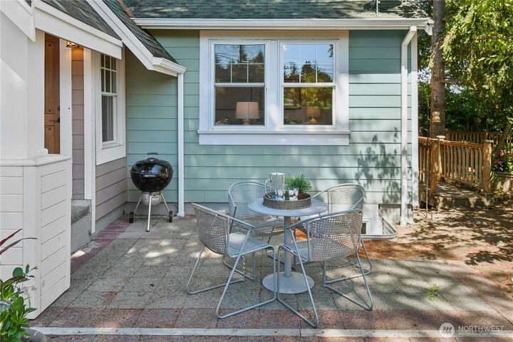 Property Photo:  24305  90th Avenue W  WA 98026 