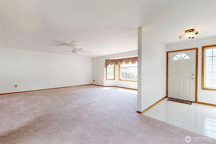 Property Photo: 211 SE 20th Place OR 97862
