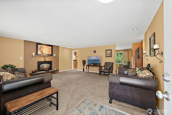 Property Photo: 2727 108th E WA 98372