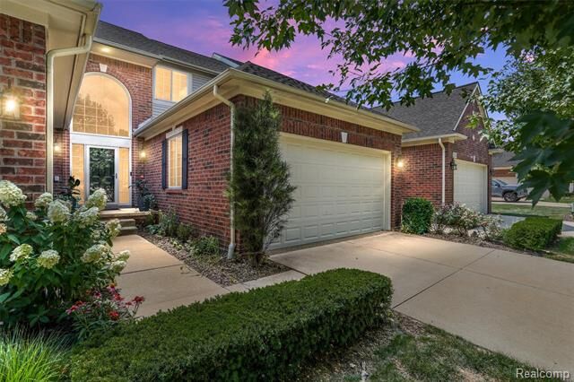 Property Photo:  2156 Austin Drive  MI 48316 