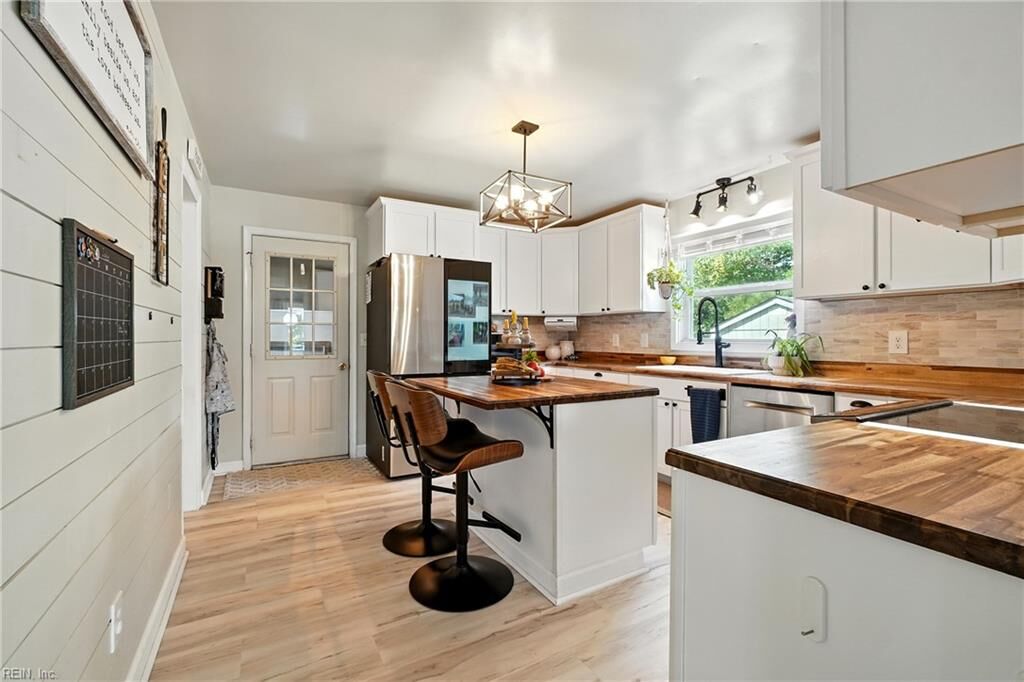 Property Photo:  579 Tulls Creek Rd  NC 27958 