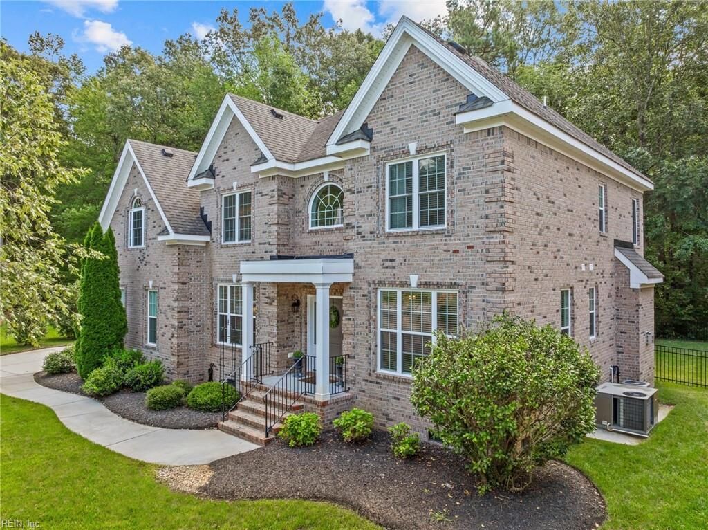Property Photo:  405 Beacon Key Ct  VA 23322 