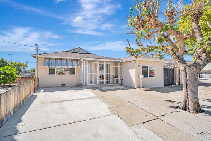 Property Photo:  14997 Edgemoor Street  CA 94579 