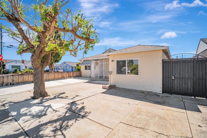 Property Photo:  14997 Edgemoor Street  CA 94579 