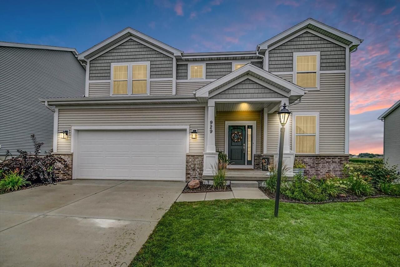 Property Photo:  929 Star Gazer Drive  WI 53532 