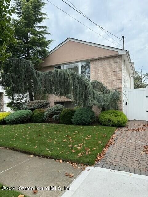 Property Photo:  171 Merrill Avenue  NY 10314 