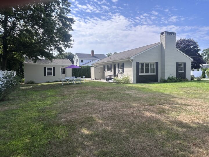 Property Photo:  10 West View Road  CT 06475 