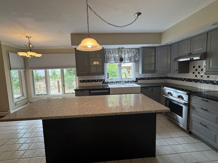 Property Photo:  1498 Little Meadow Road  CT 06437 