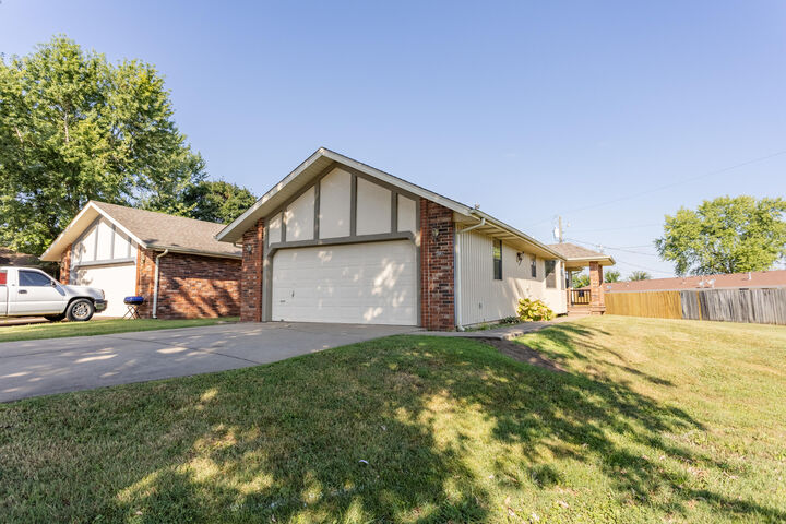 Property Photo:  381 N George Avenue  MO 65738 