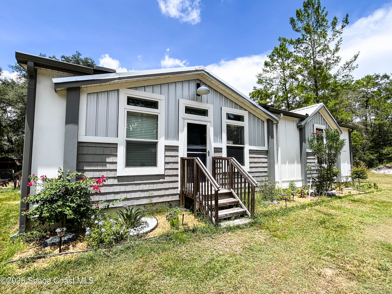 Property Photo: 322 Hankley Lk Trail FL 32640