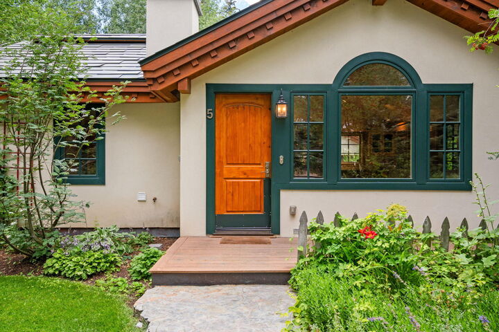 Property Photo: 7 Rose Ct ID 83353