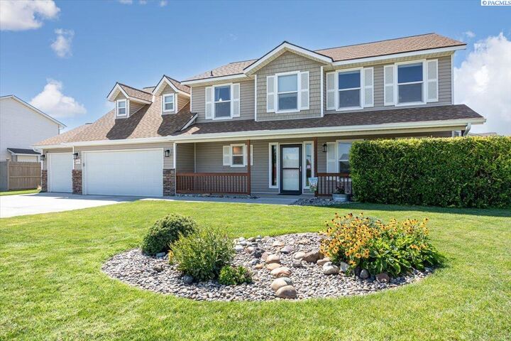 Property Photo:  4116 Fernwood Ln  WA 99301 