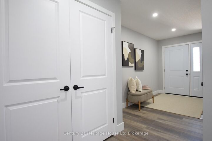 Property Photo:  303 Simcoe Street  ON N4S 1J1 