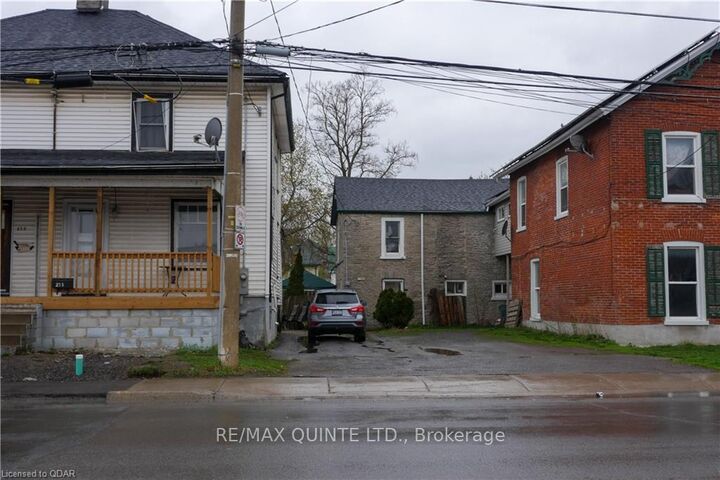 Property Photo:  218A Coleman Street  ON K8P 3H5 