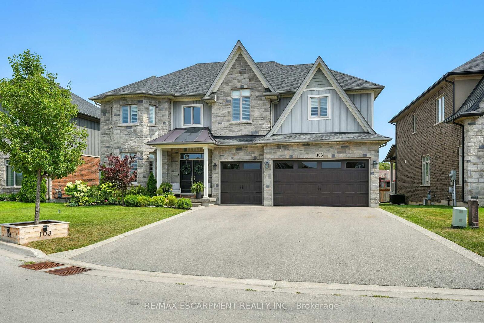 Property Photo:  103 Lampman Drive  ON L3M 0E7 