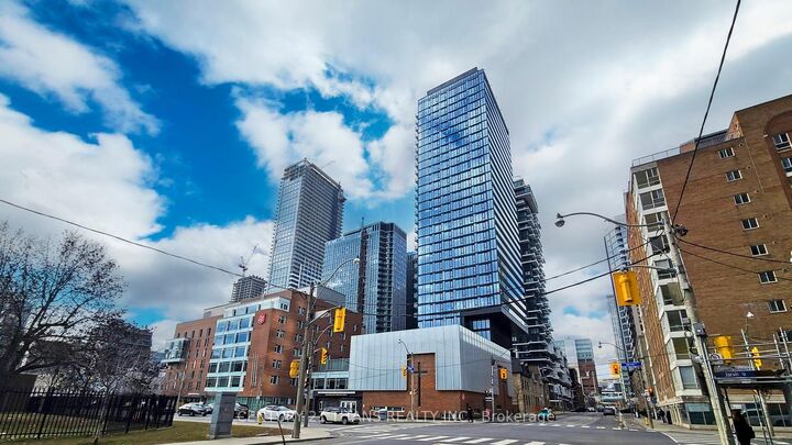 Photo de la propriété: 47 Mutual Street 401 ON M5B 0C6