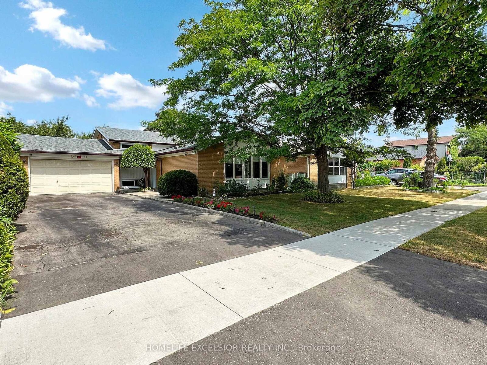 Property Photo: 26 John Garland Boulevard ON M9V 1N3