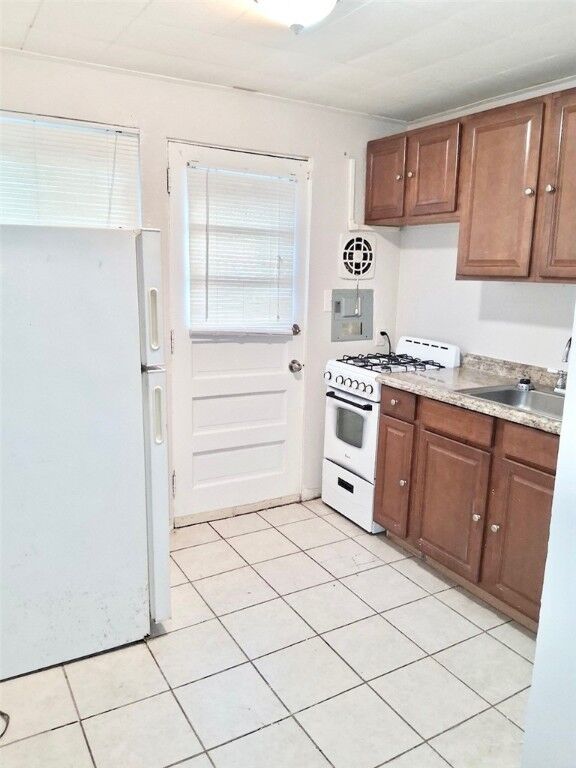 Property Photo:  19 Pennridge Ct 18  PA 15235 
