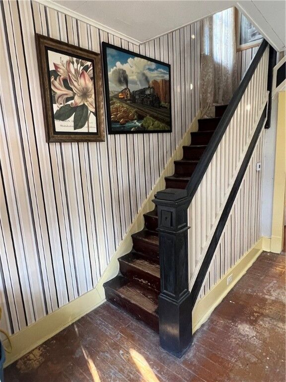Property Photo:  722 Ellsworth Ave  PA 15644 