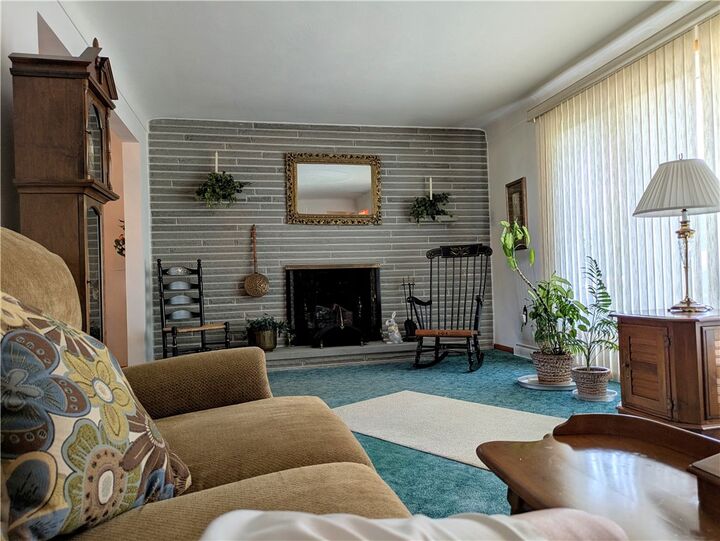 Property Photo:  218 Paul Dr  PA 15666 