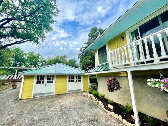 Property Photo:  705 E 38th Street B  TX 78705 