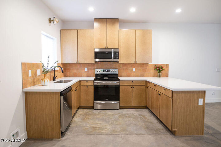 Property Photo:  2006 W Madison Street  AZ 85009 