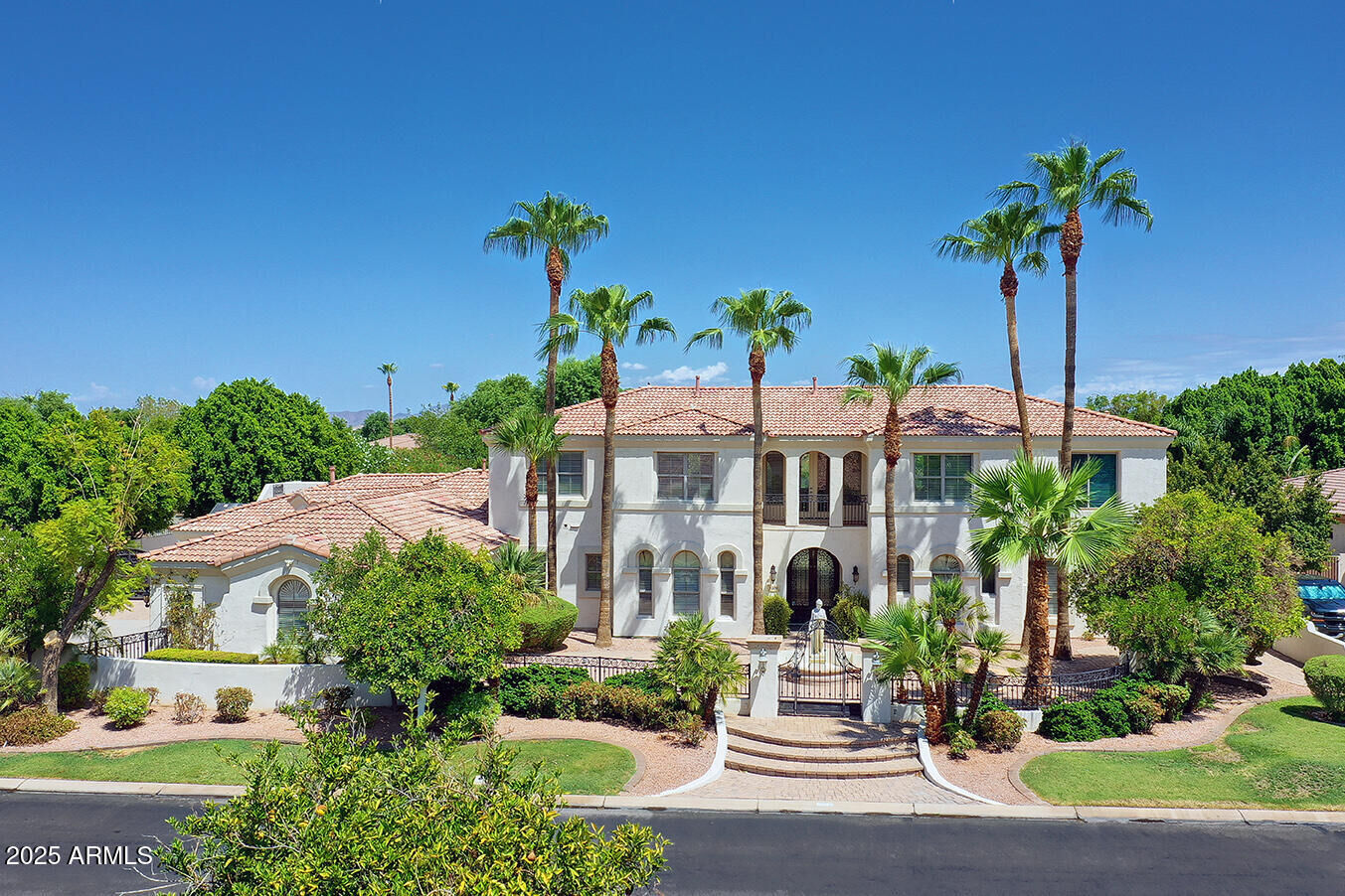 Property Photo: 3306 E Jaeger Circle AZ 85213