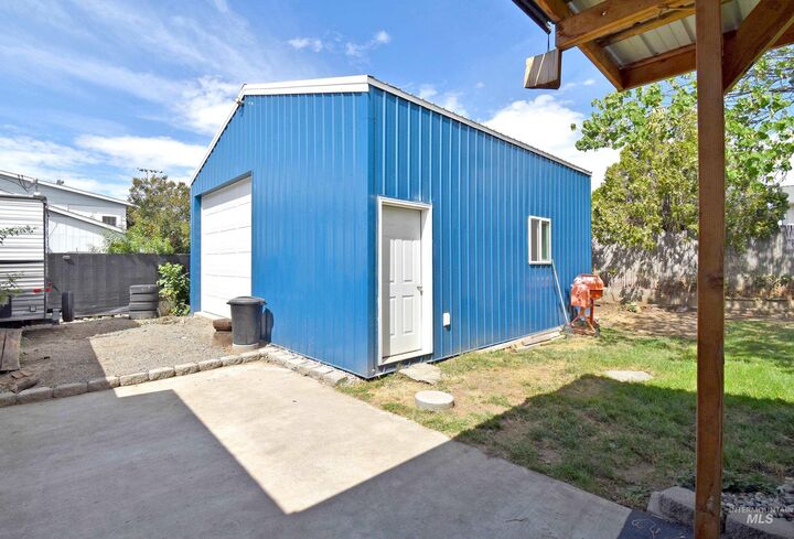 Property Photo: 1924 5th Avenue WA 99403