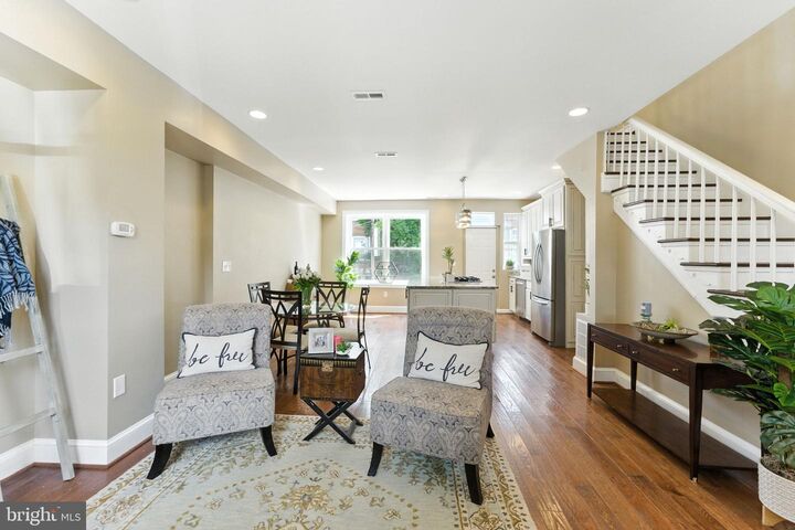 Property Photo:  229 Ascot Place NE  DC 20002 