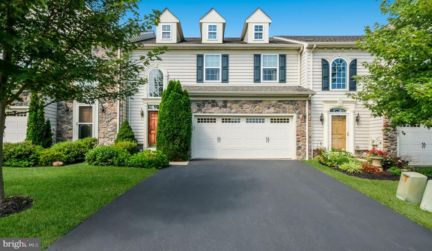 Property Photo:  1089 Arbour Lane  PA 18951 