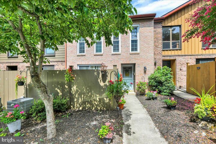 Property Photo:  198 Oakmont Court  PA 19607 