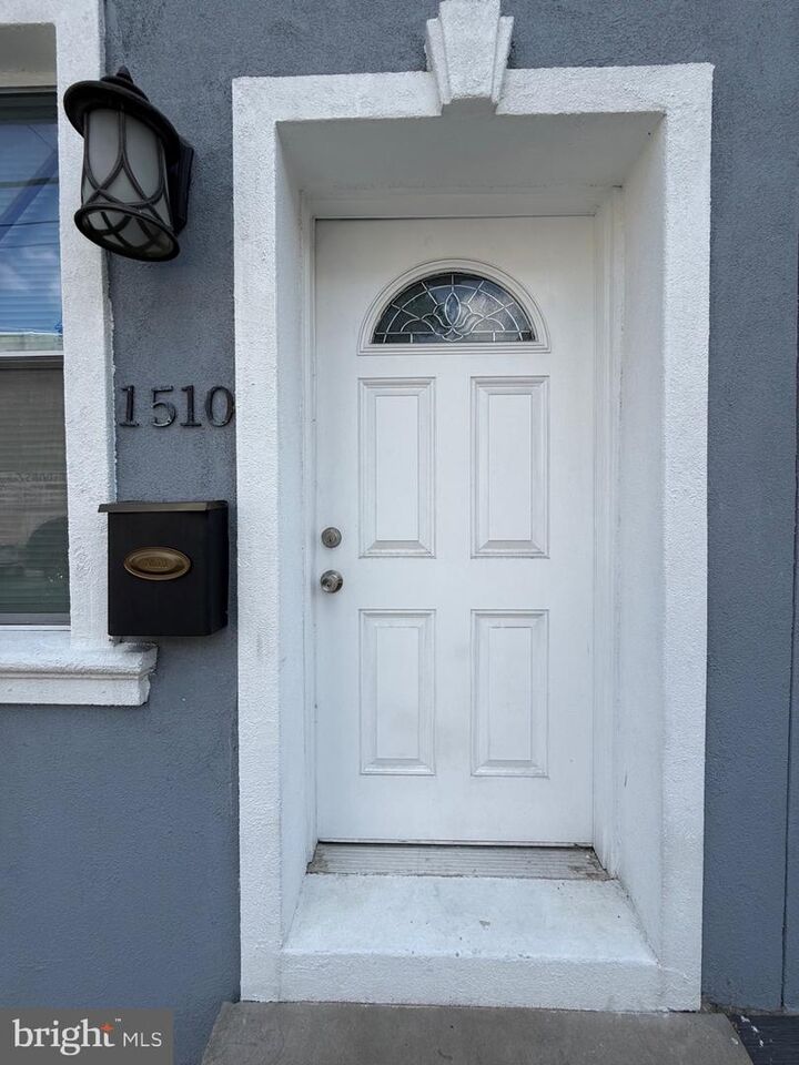 Property Photo:  1510 W York Street  PA 19132 