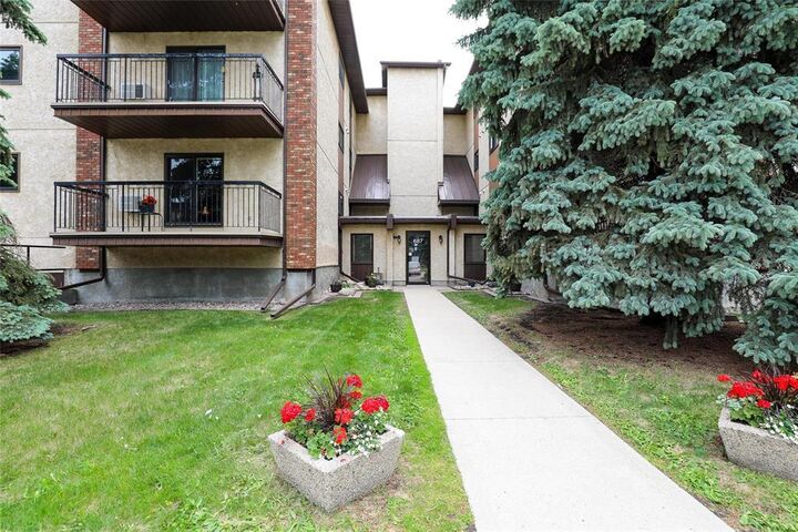687 St Anne'S Road  Winnipeg MB R2N 3T3 photo