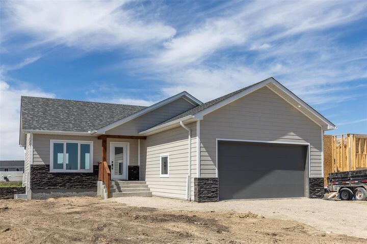 Property Photo: 32 Becki Cove MB R0A 0V2