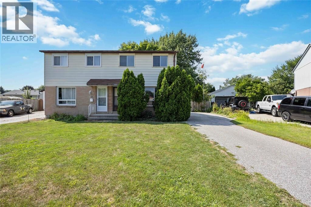 Property Photo:  1333 Ascot Circle  ON N7S 4B2 