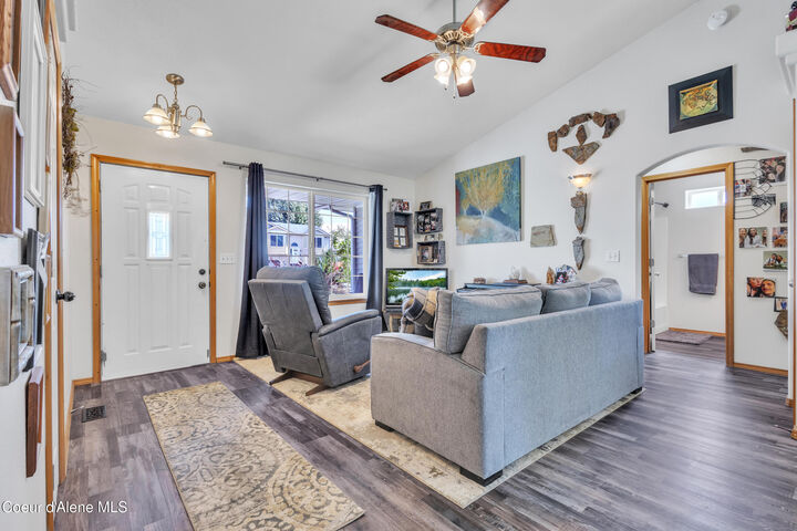 Property Photo:  8849 N Torrey Ln  ID 83835 