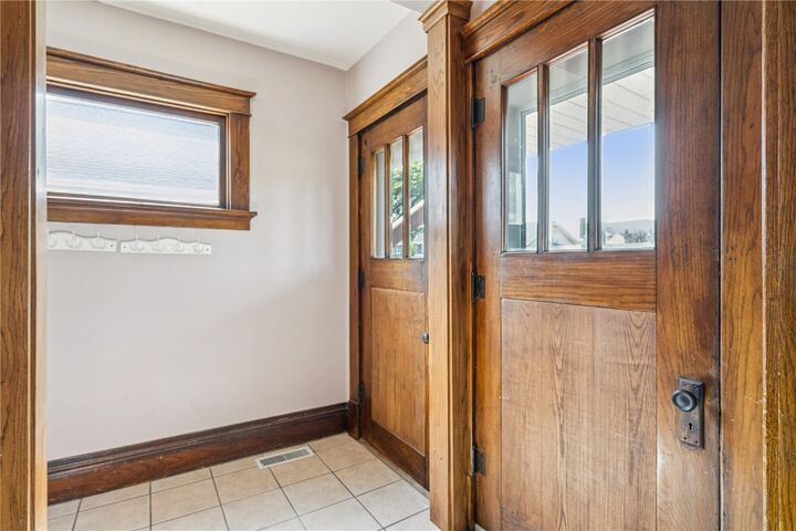 Property Photo: 1971 B Avenue NE IA 52402