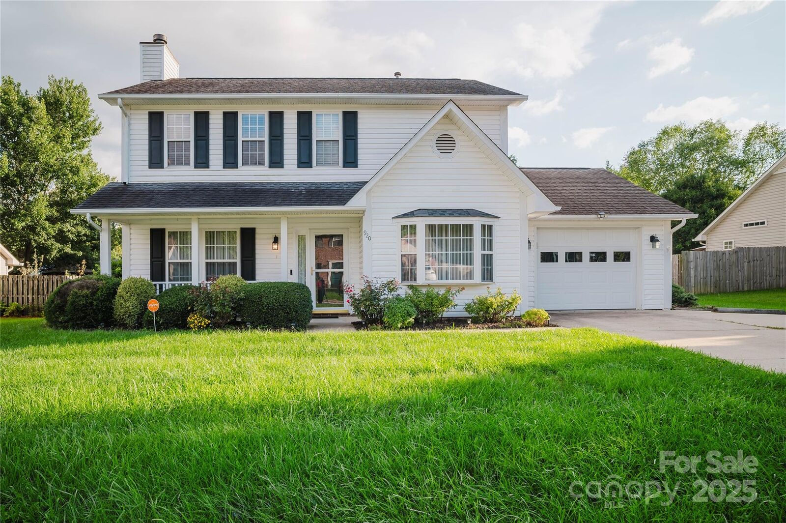 Property Photo: 920 Woodhill Drive NC 28732