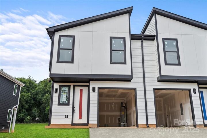 2512 Elmin Street  Charlotte NC 28208 photo