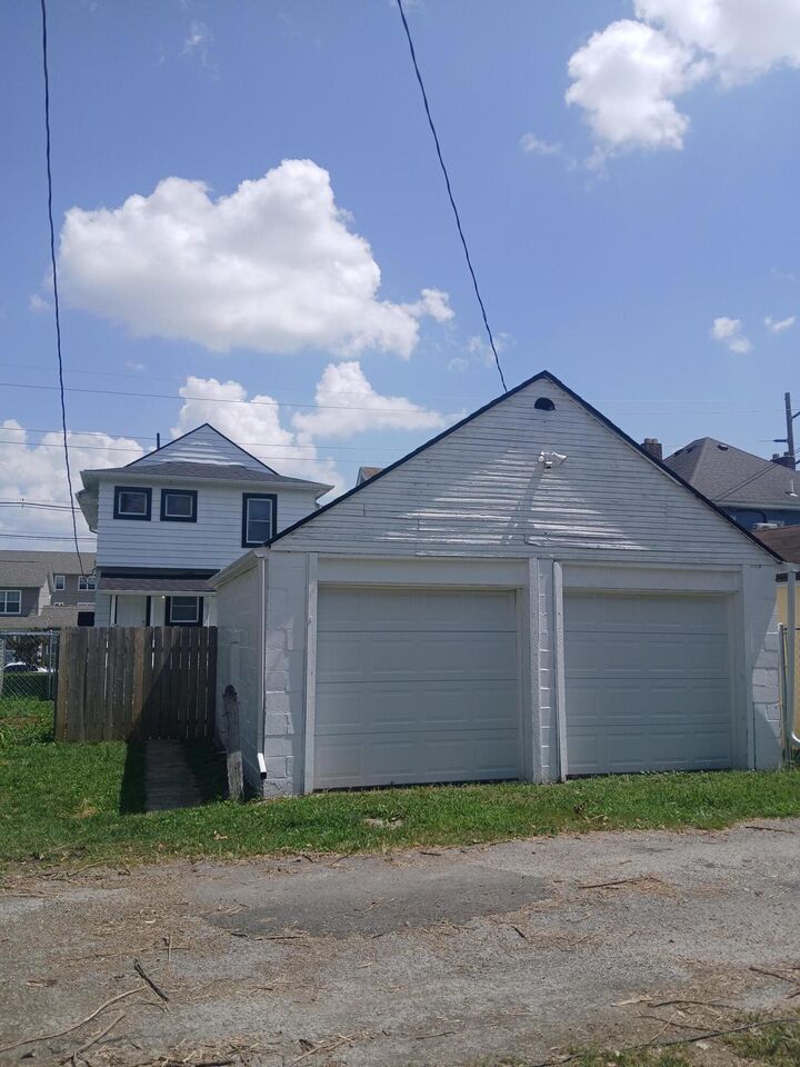 Property Photo: 185 N Wheatland Avenue OH 43204