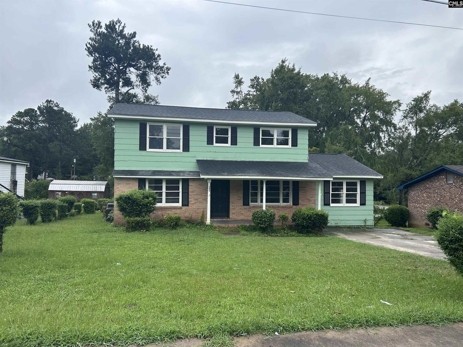 Property Photo:  207 Calhoun  SC 29180 