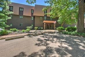 899 Lake Shore Drive 2D  Decatur IL 62521 photo