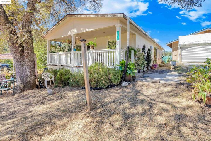 Property Photo: 18410 Oak St CA 95379
