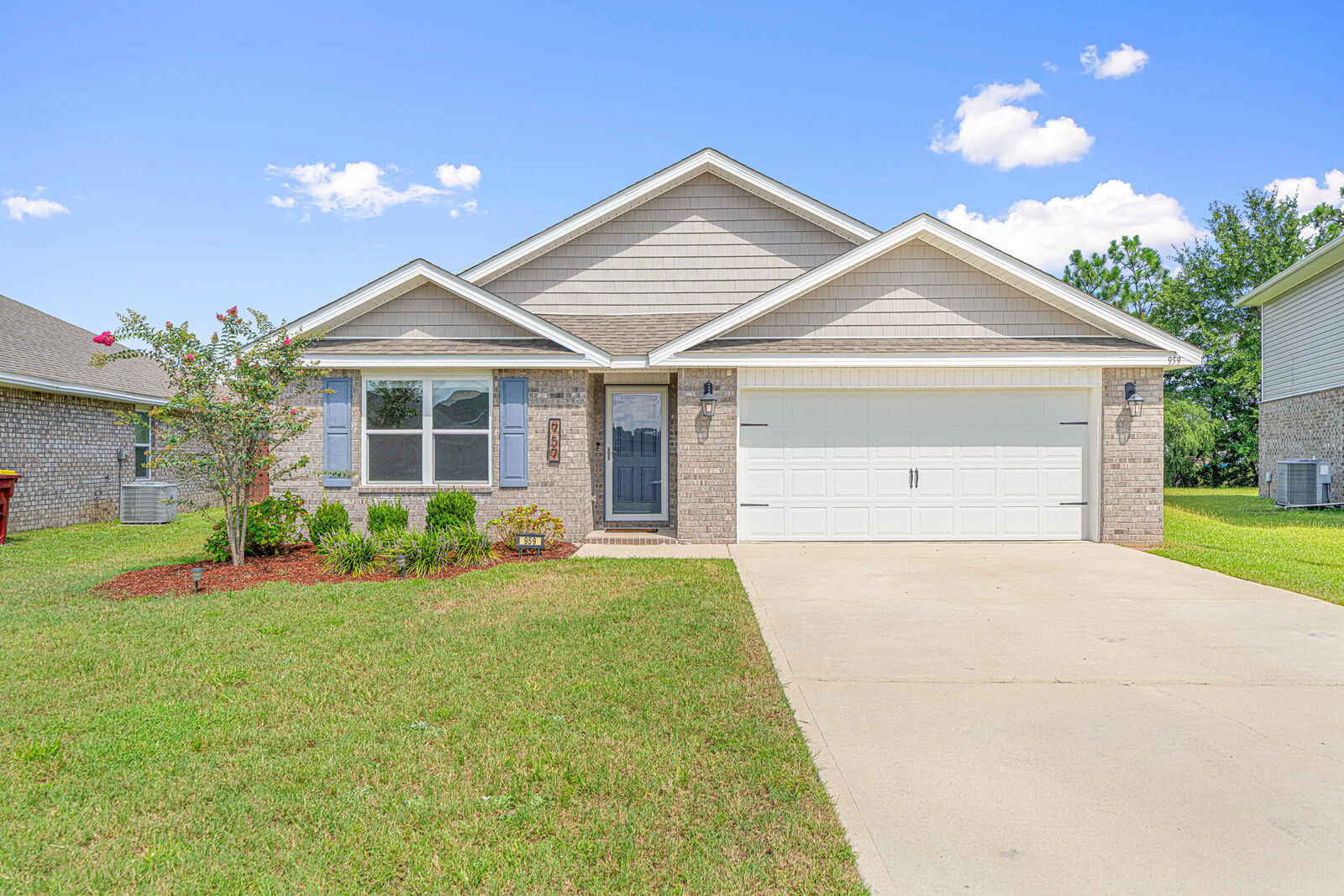 Property Photo: 959 Merganser Way FL 32539