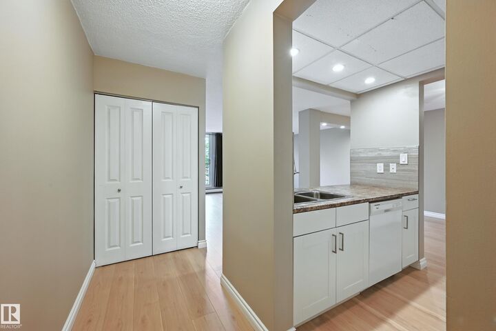 Property Photo:  11007 83 Avenue NW 404  AB T6G 0T9 