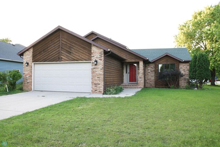 910 Sommerset Drive  West Fargo ND 58078 photo