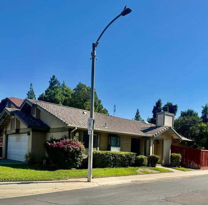 461 E Alluvial Avenue 106  Fresno CA 93720 photo