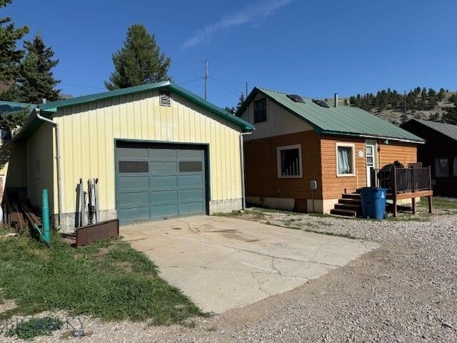 Property Photo:  114 Apple Road  MT 59053 